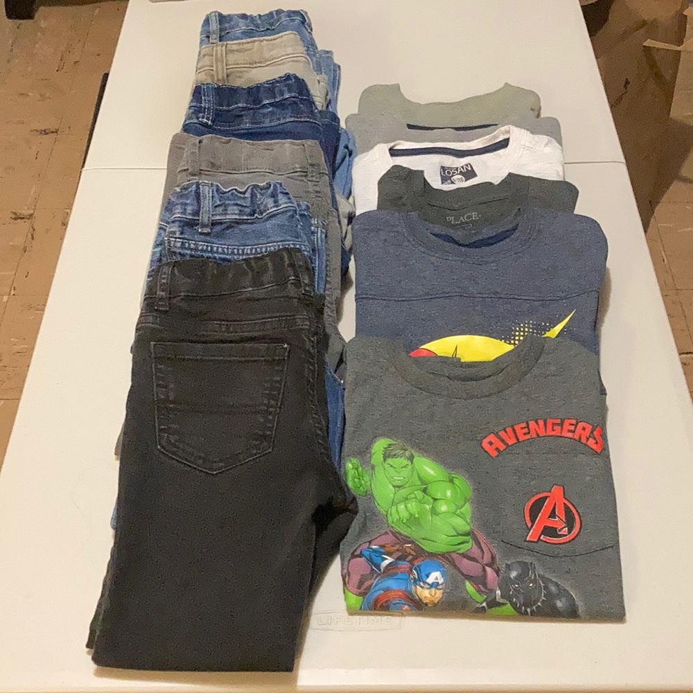 6 pairs of jeans and 6 graphic shirts size 6(boys)